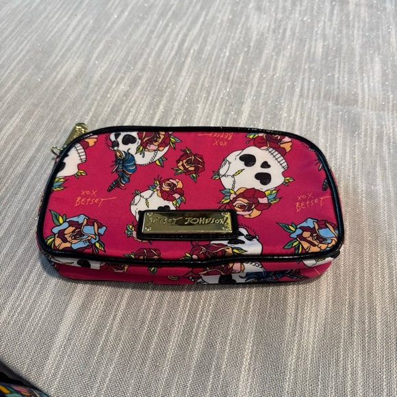 Betsey Johnson Pink Skull and Rose cosmetic Bag - Picture 9 of 11